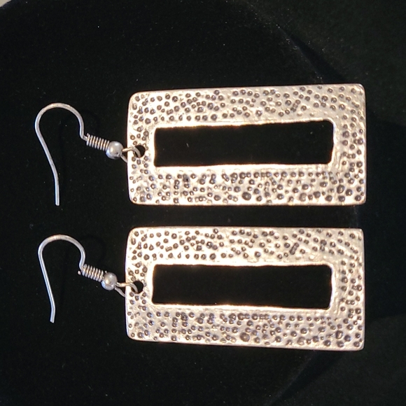 🤍Stunning! Contempory! 'Mottled' Metal Dangle Earings! NWOT! - Picture 1 of 2